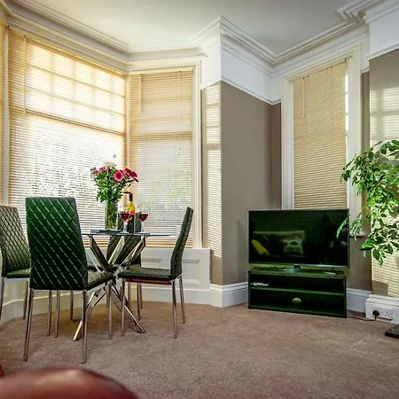 Spacious Ground Floor Apartment Keswick  Exterior photo